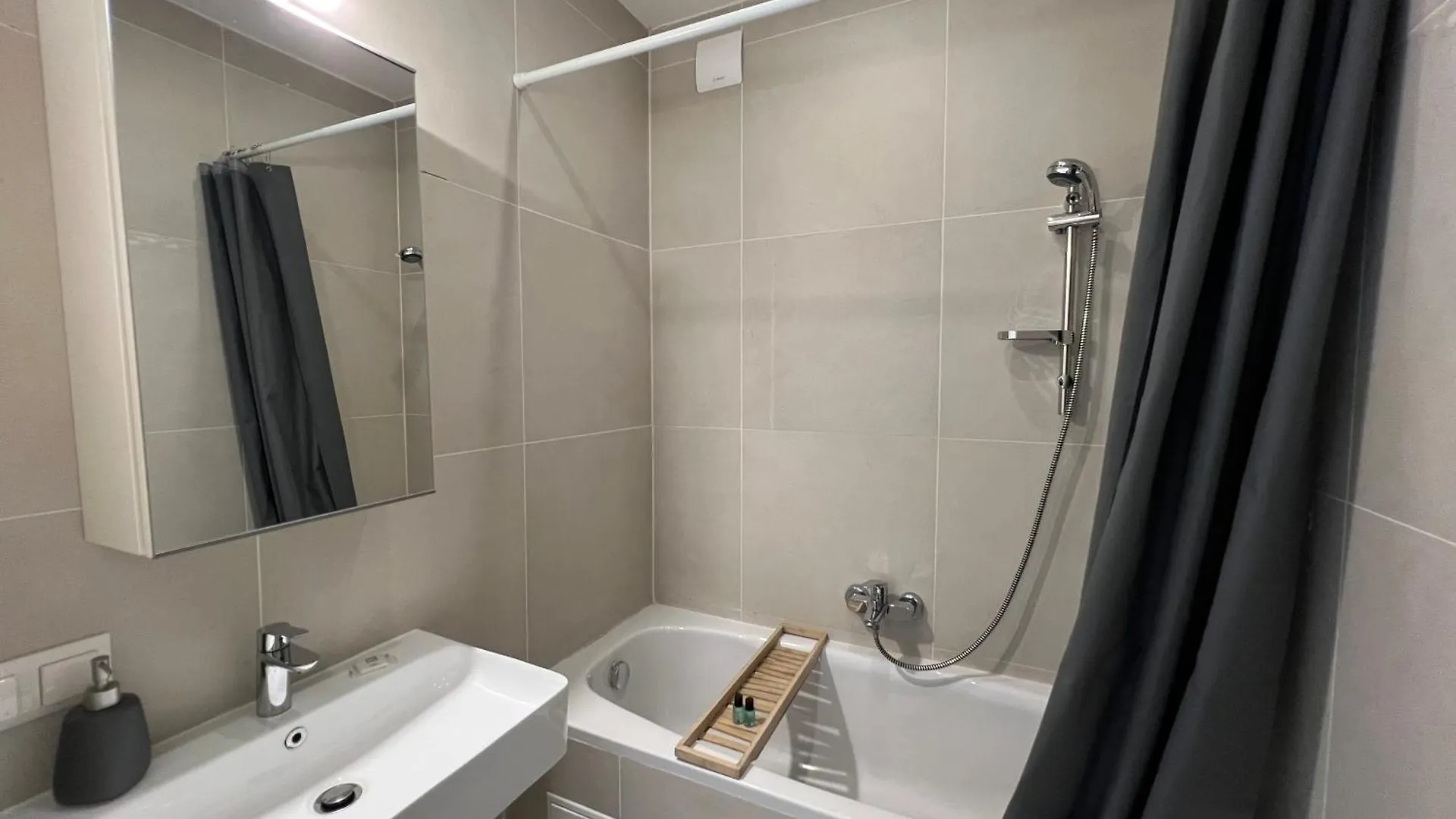 U4 Spittelau Tr10 Lägenhet Wien